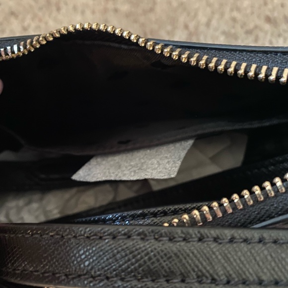 Black Kate spade bag with red pink and white hearts - Picture 4 of 5